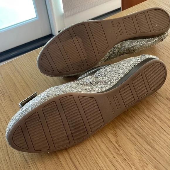 NWT Cole Haan Glittering Silver Flats 8.5 - Picture 3 of 13